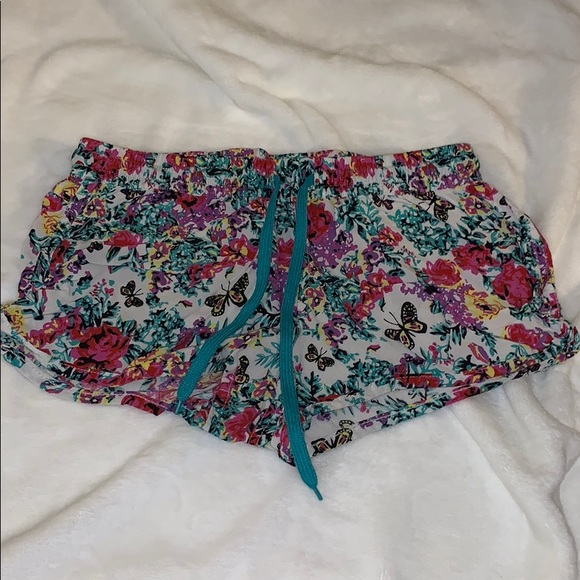 Floral and butterfly shorts! *LIKE NEW* - Picture 1 of 3
